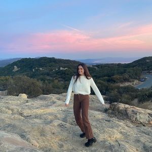 Meet your Posher, Emily